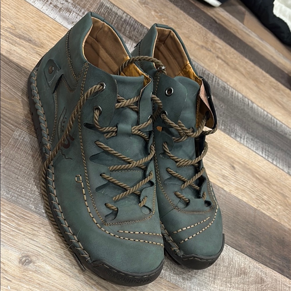 Green Sneakers with Suede Material and Lace-Up Design no size- suspect size 11